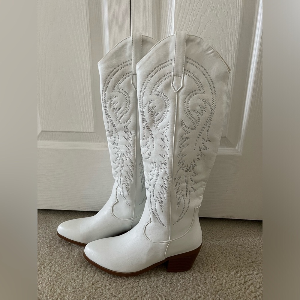 White cowgirl boots